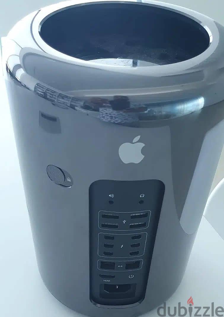 Used Apple MacPro  A1481 0