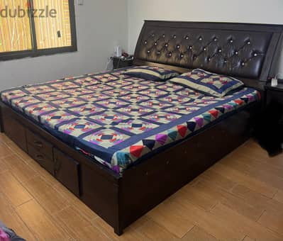 King size 5 piece Wooden bed set