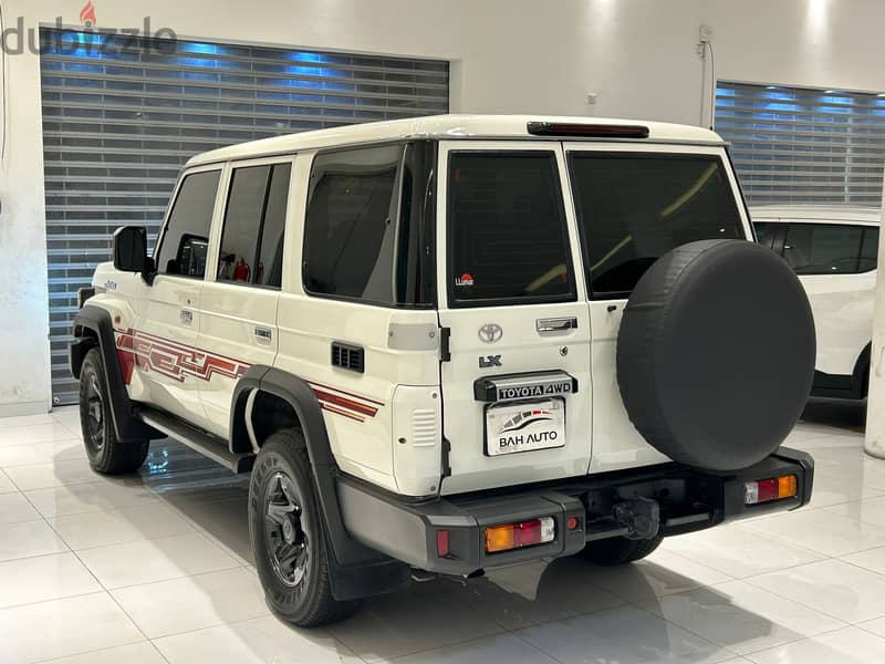 Toyota Land Cruiser 76 2024 MODEL DIESEL FOR SALE 8