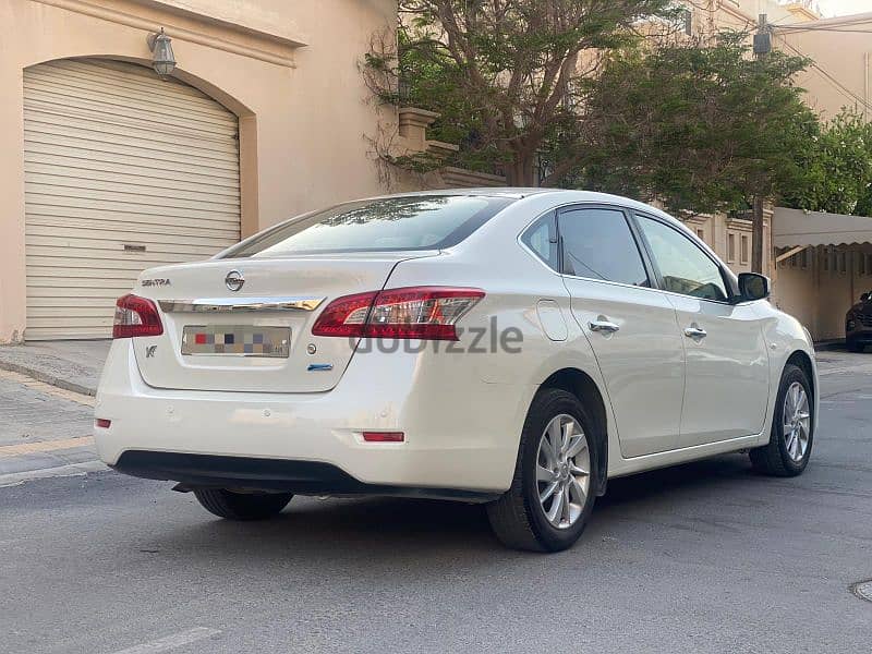 Nissan Sentra 2018 4