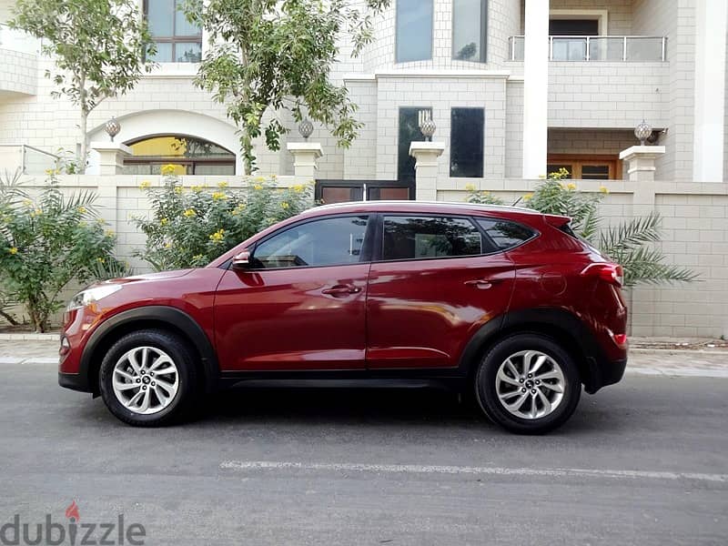 Hyundai Tucson 2.0 L 2017 Red Well Maintained Urgent Sale 1