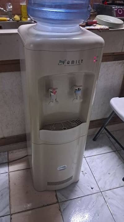 Family water dispenser Hot cold