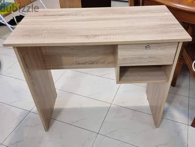 Table / Desk