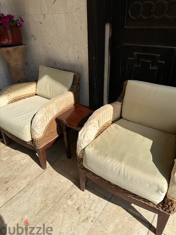 outdoor garden furniture in excellent condition 2