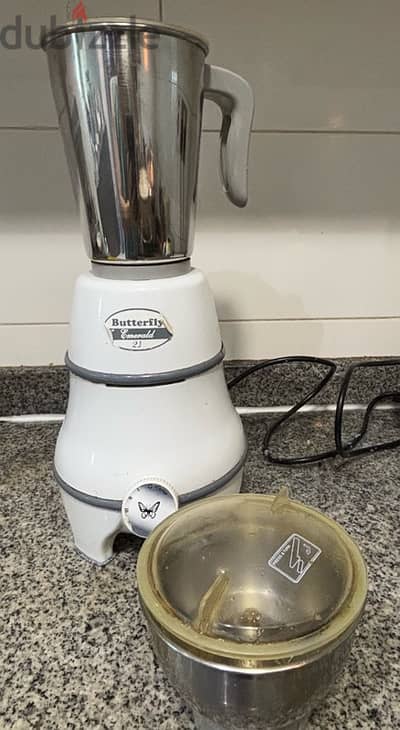 Mixer & grinder, working properly & in excellent conditions