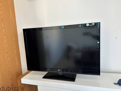 Used LG TV - 100 cm screen