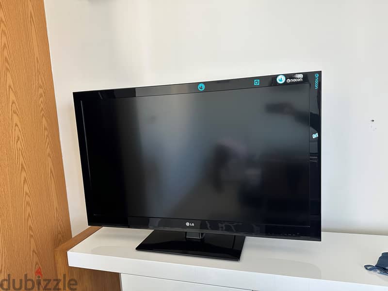 Used LG TV - 100 cm screen 0