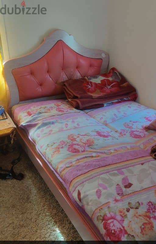 queen size bed with mattress 2