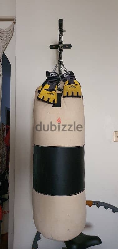 Boxing bag with fittings