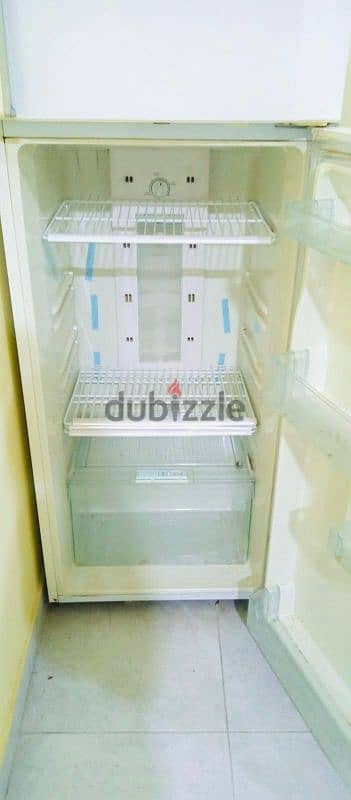 LG fridge refrigerator for sale in perfect working condition 50BD 2