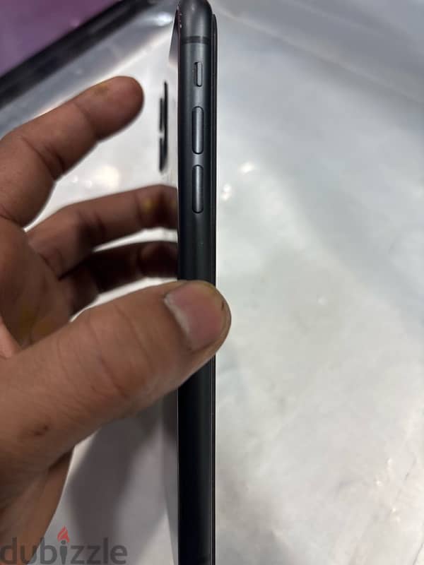 iphone 11,  128 gb Black 3