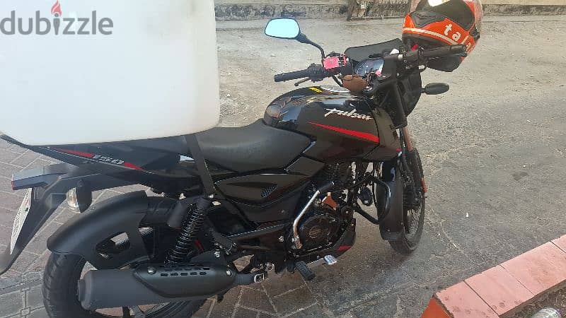 bajaj pulser 2023. . . . . 3