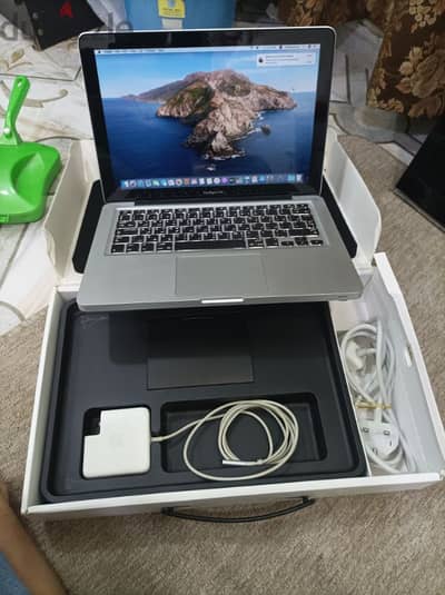 MacBook Pro 13-inch Core i5  4GB 500GB Silver