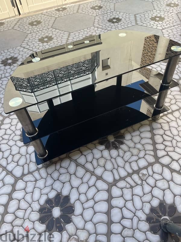 Tv Table in good condition for sale 0