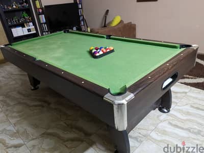 Billiard table used for sale طاولة بلياردو مستخدمة للبيع