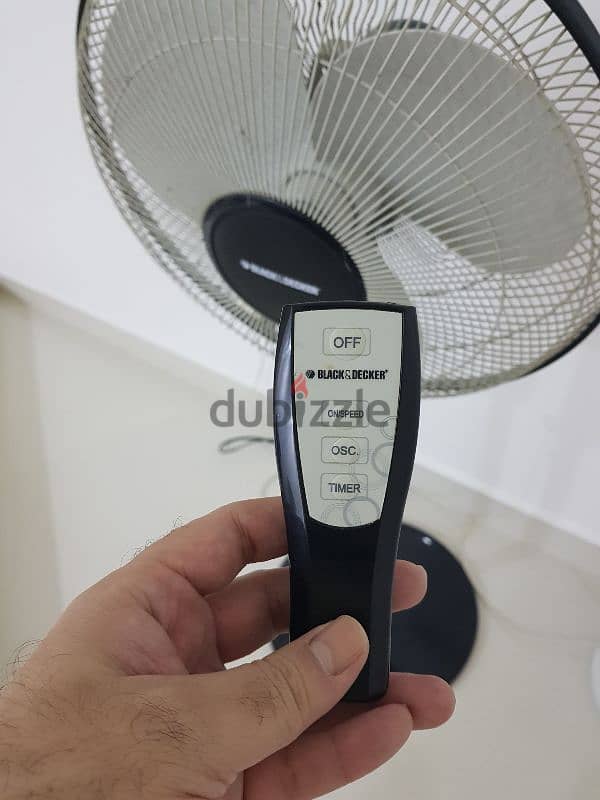 Black and Decker pedastal fan with remote 1