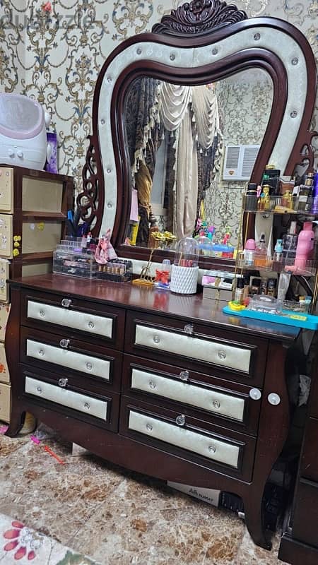 dressing table for sale 0