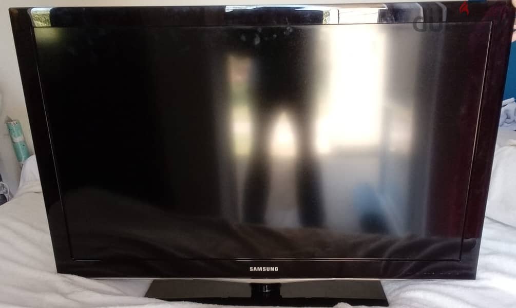 Samsung 42inch television excellent quality. 75b 3