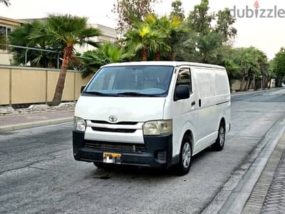 Toyota Hiace Crago-2016