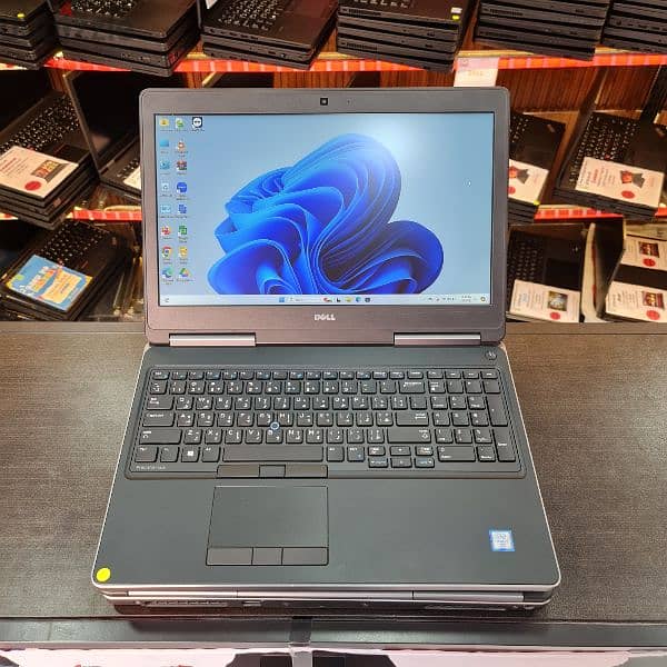 Dell Precision 7520 4