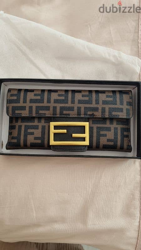 Fendi Baguette Continental Visit > Wallet italist 4