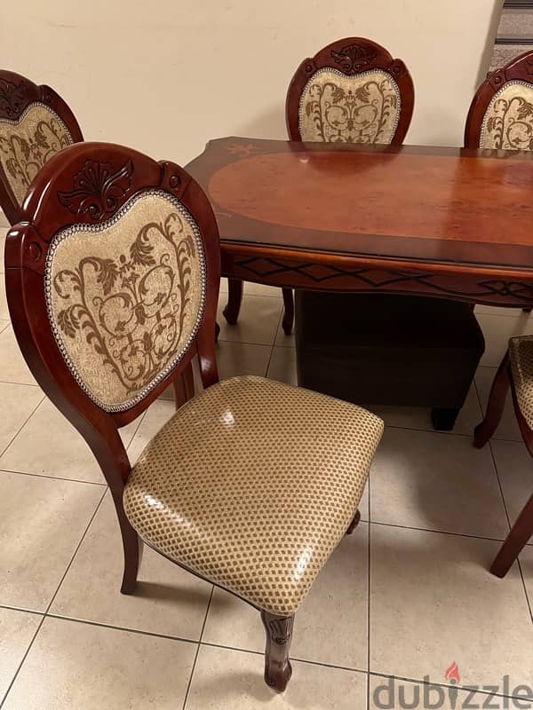 Heavy and excellent quality Dining Table for sale 2