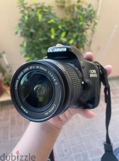 FOR URGENT SALE: Canon EOS 550D with Charger and Straps