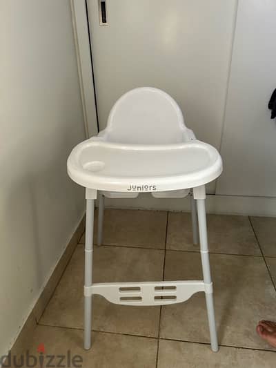 new barely used baby chair for 5bd