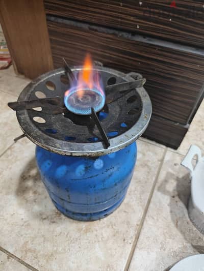 Small Gas cylinder with stove