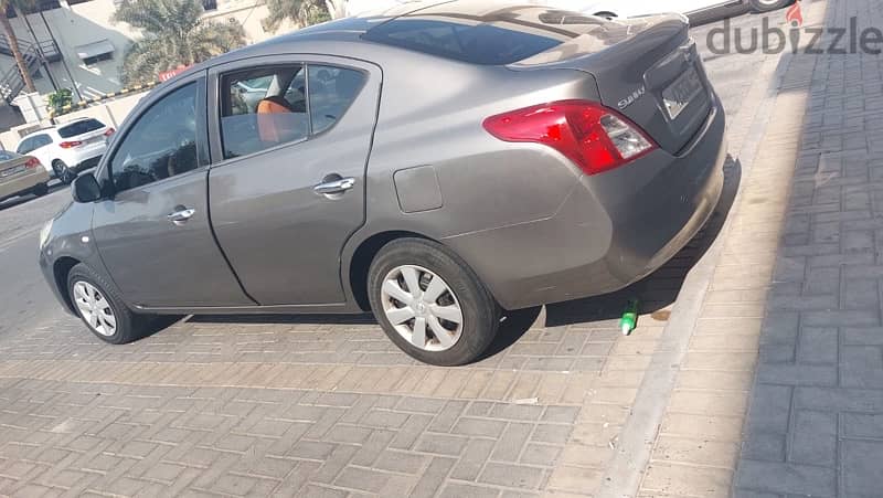 Nissan Sunny 2012 4