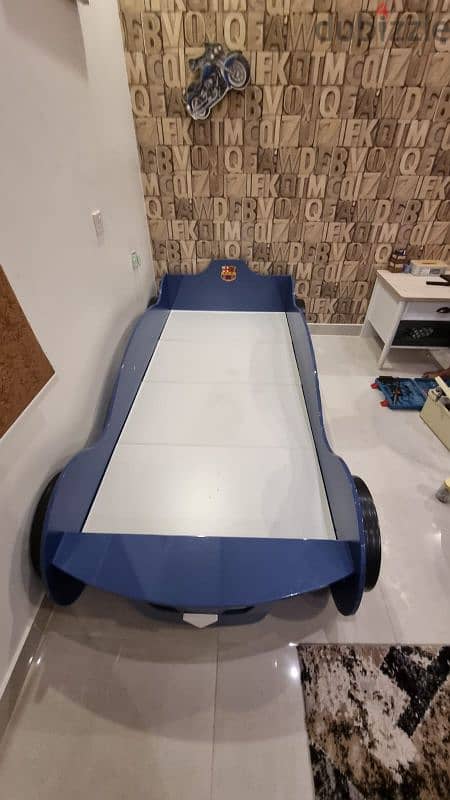 good condition car bed 1