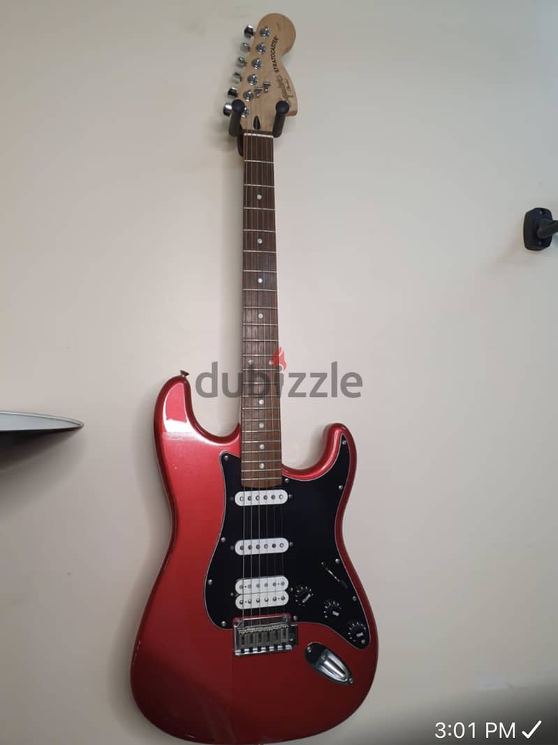 Fender Squier Stratocaster guitar (my no. 33899639) 0