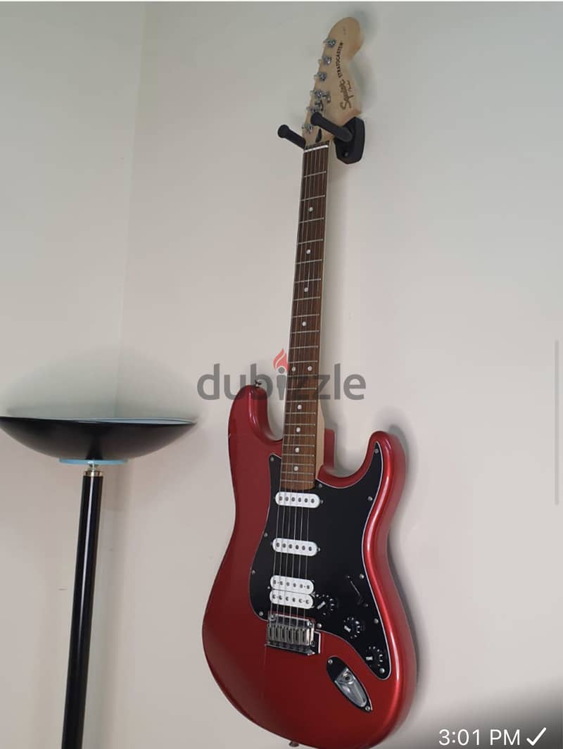 Fender Squier Stratocaster guitar (my no. 33899639) 1