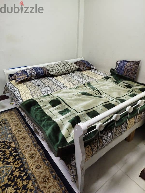 bed 180 *200cm with mattress 1