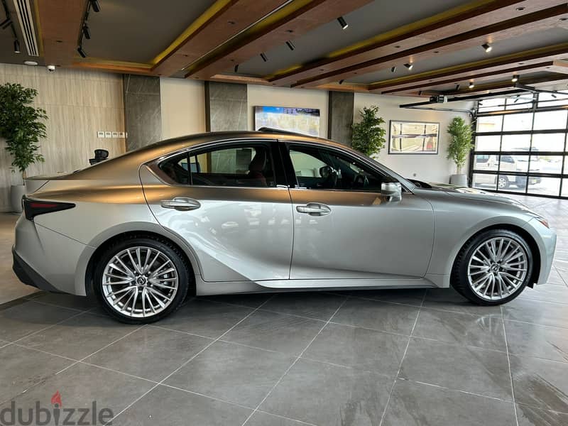 Lexus IS 350 MODEL 2024 LOW RUNNIG KM CAR FOR SALE 10