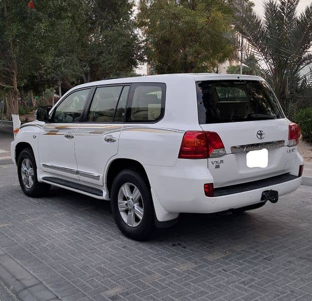 Toyota Land Cruiser 2014 3