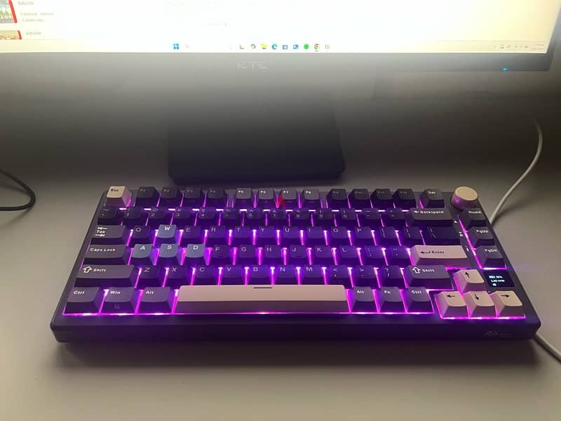 Royal Kludge M75 Wireless RGB Mechanical Keyboard - Silver Switch 1