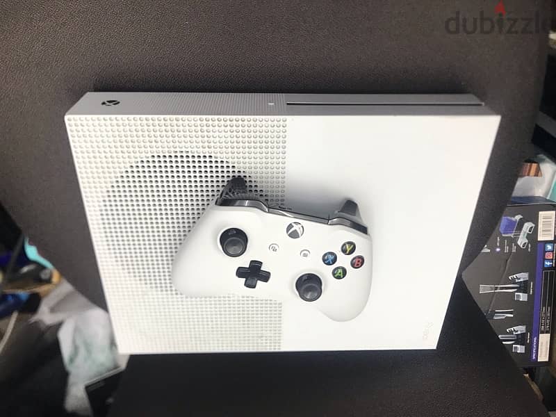 XBOX ONE S 0