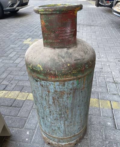 Gas cylinder