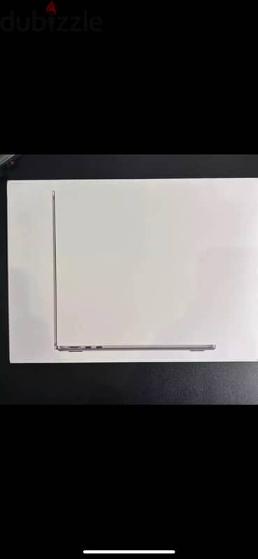 Apple MacBook Air M2 13.6-inch 4