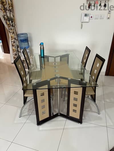 4 seater dinning table for sale