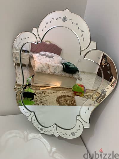 mirror like new for sale