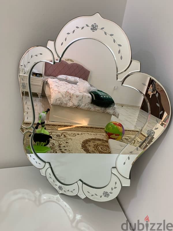 mirror like new for sale 0