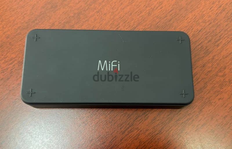 Portable MiFi 5g M2000 router Touch  screen10 hr battery 2