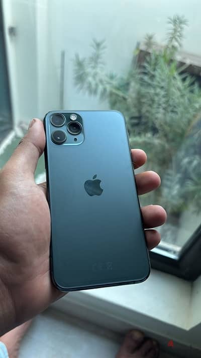 IPHONE 11 PRO ((( great condition )))