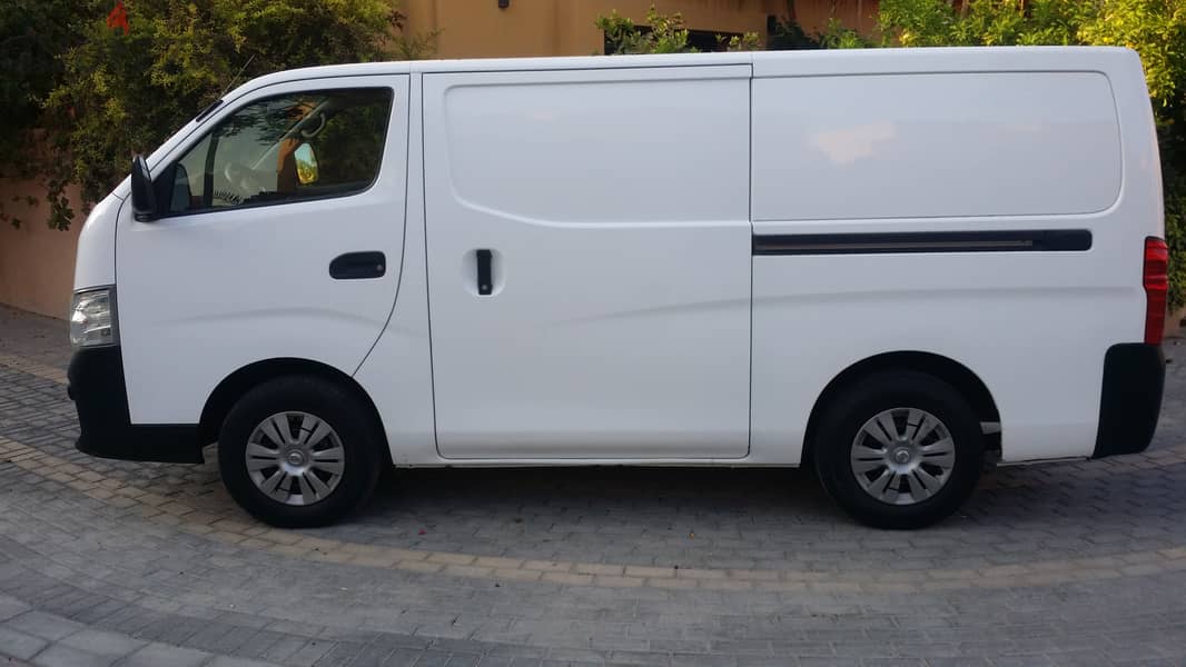 Nissan Bus Cargo Van Well Mantaine Single Ownar 4