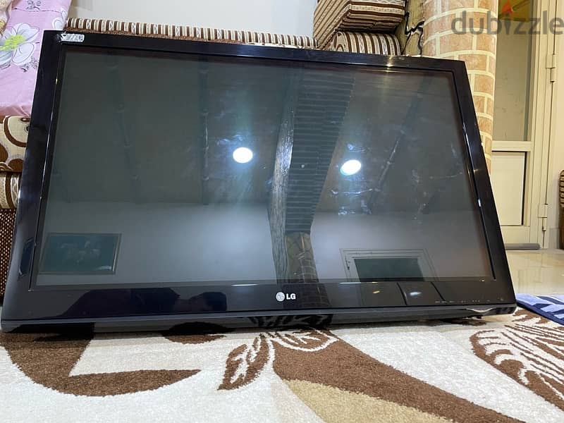 تلفزيون LG 40 inch للبيع 1