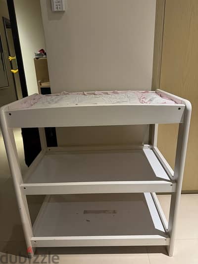 baby changing table