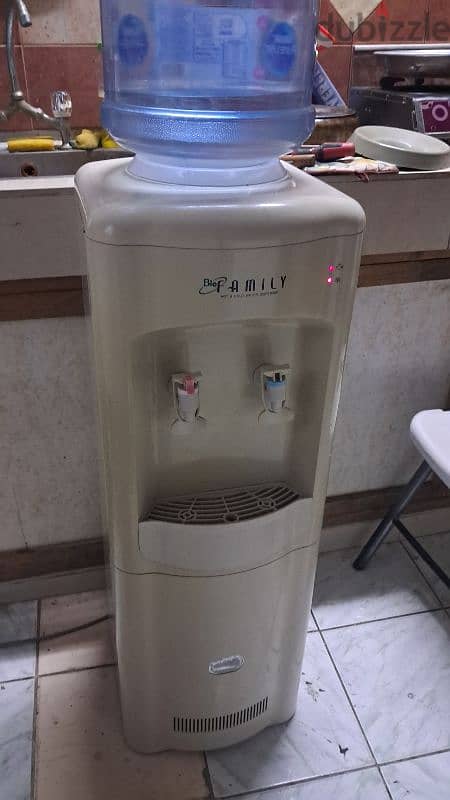 Family water dispenser Hot cold 1