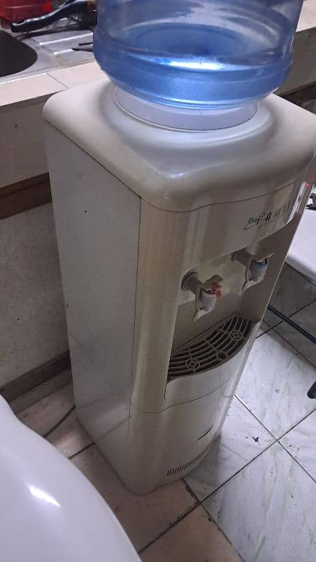 Family water dispenser Hot cold 4